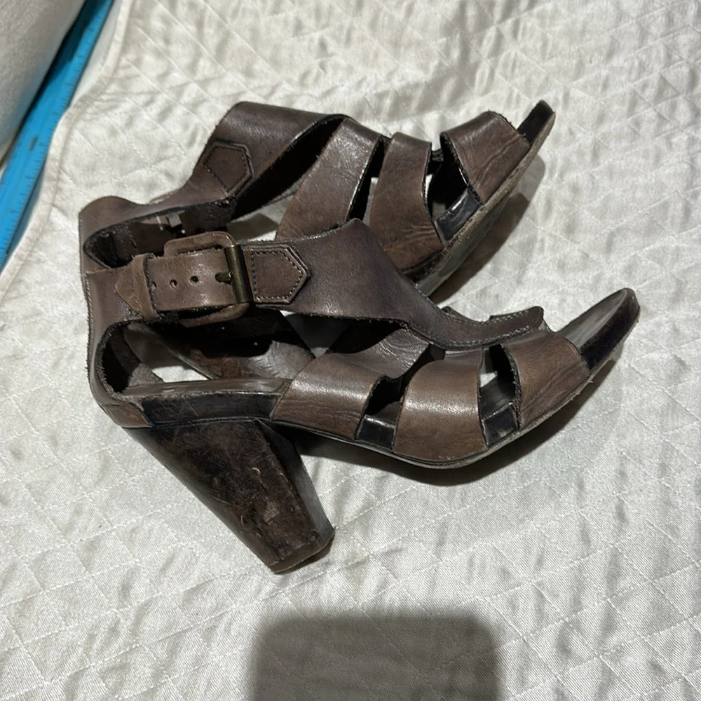 MOMA gray Leather Sandals - Picture 5 of 11